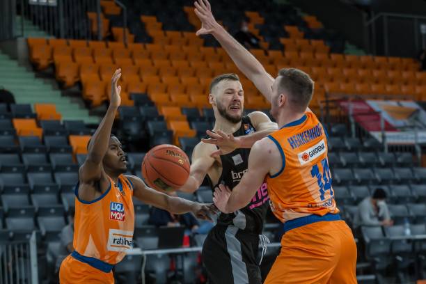 名单中包含 名单中包含